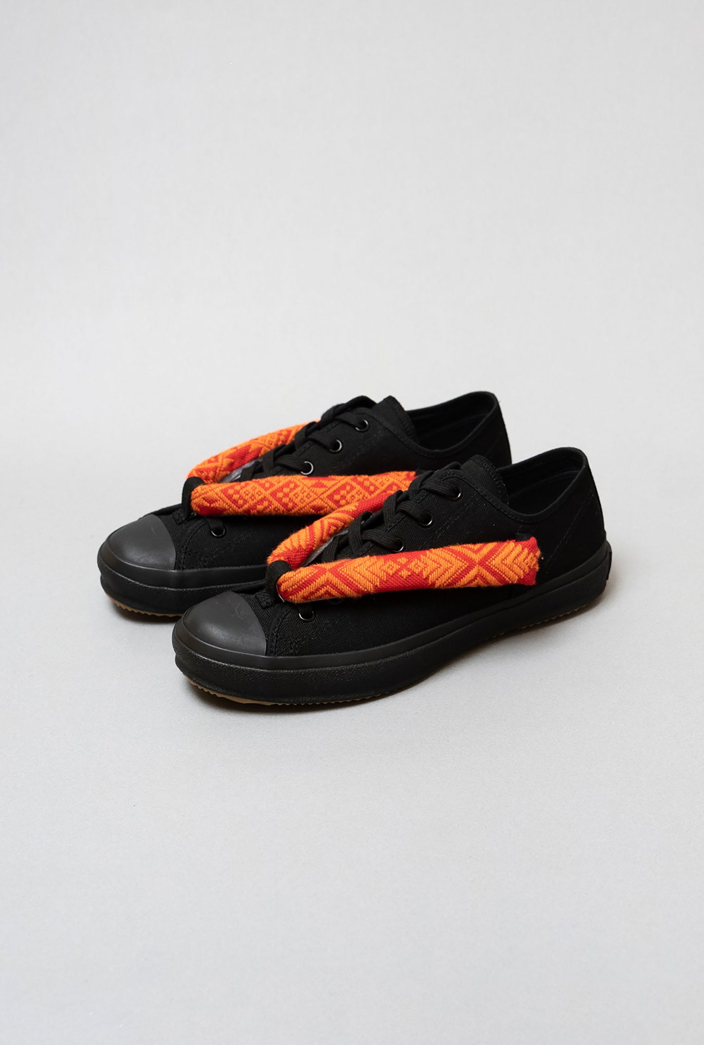HANAO SHOES_KOGINSASHI (Kogin embroidery)_7