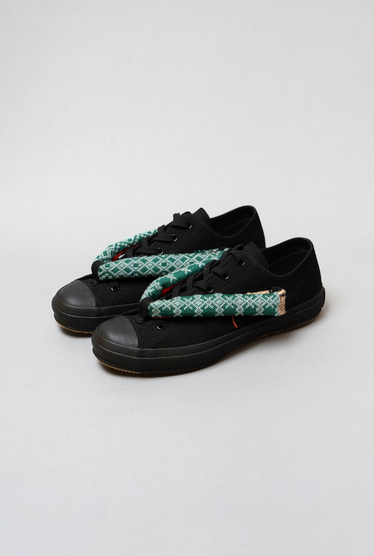 HANAO SHOES_KOGINSASHI (Kogin embroidery)_17
