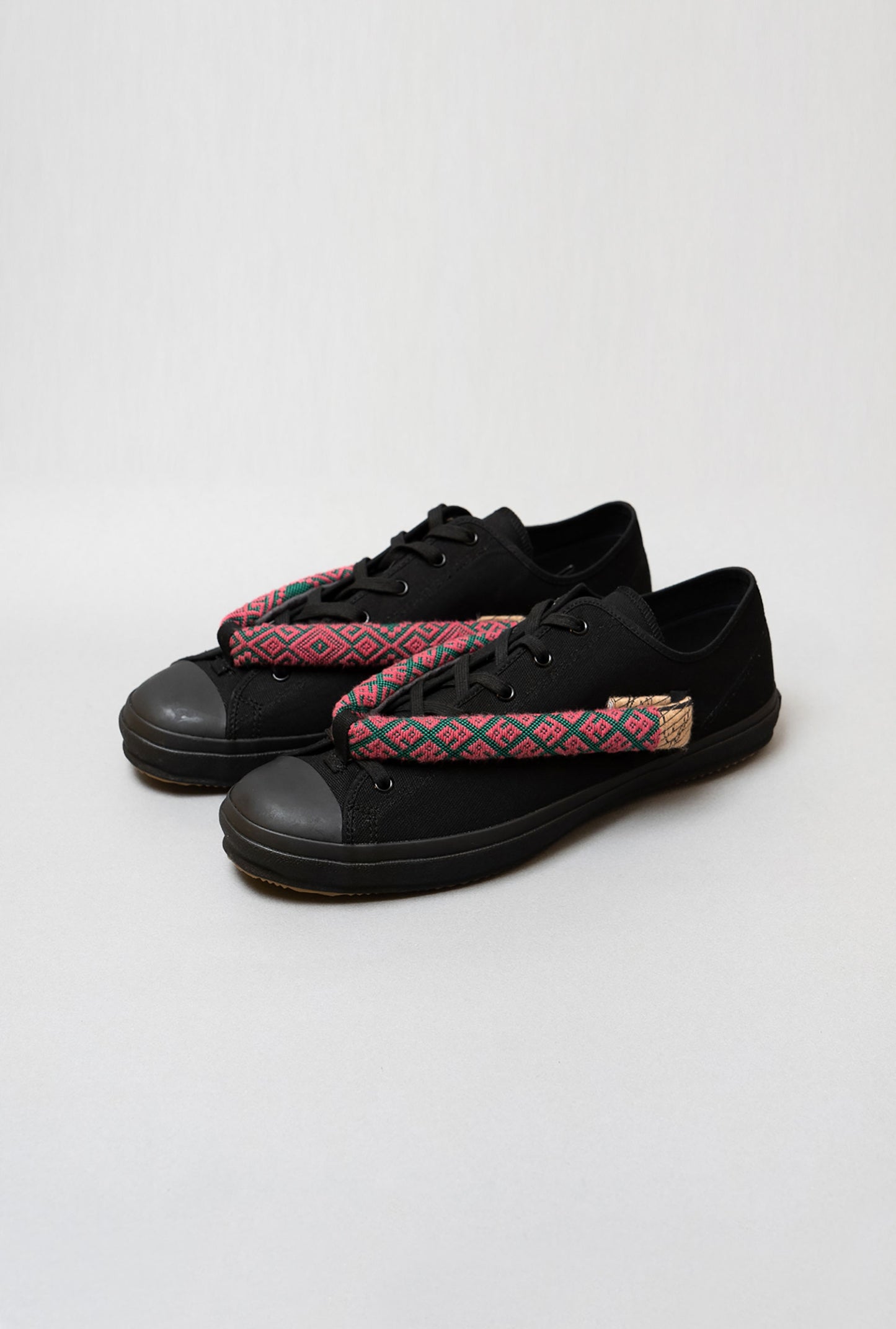 HANAO SHOES_KOGINSASHI (Kogin embroidery)_12