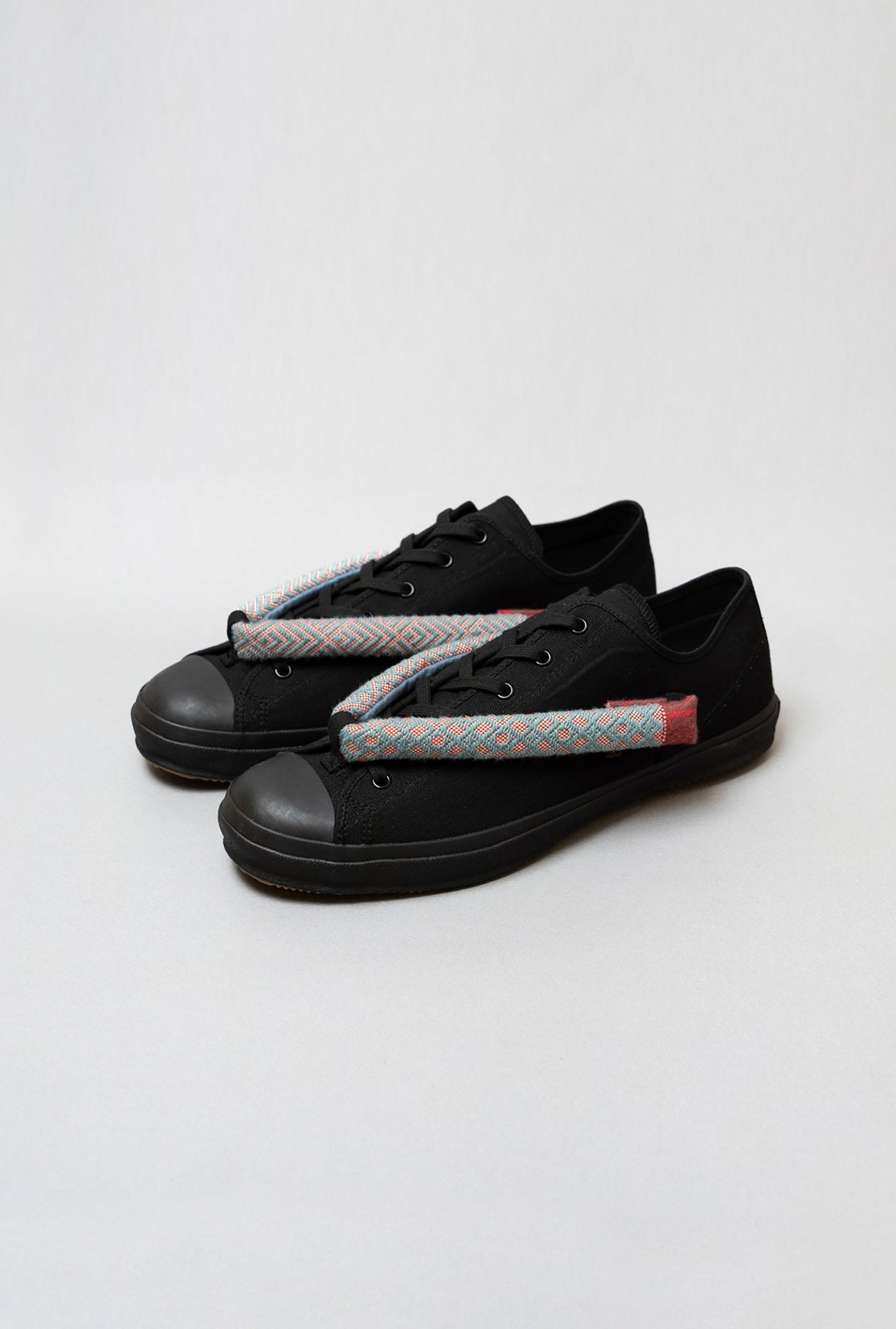HANAO SHOES_KOGINSASHI (Kogin embroidery)_16