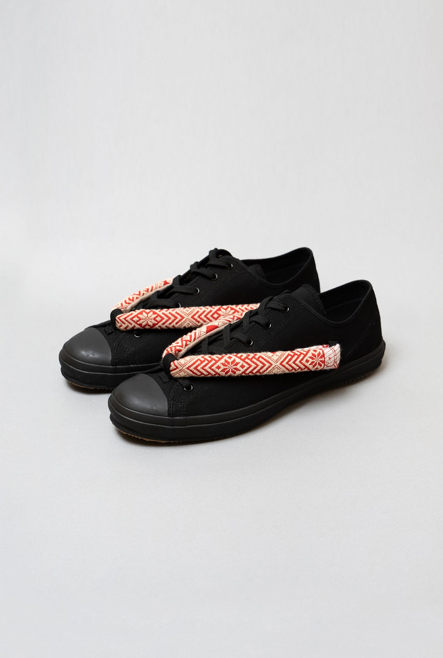 HANAO SHOES_KOGINSASHI (Kogin embroidery)_10