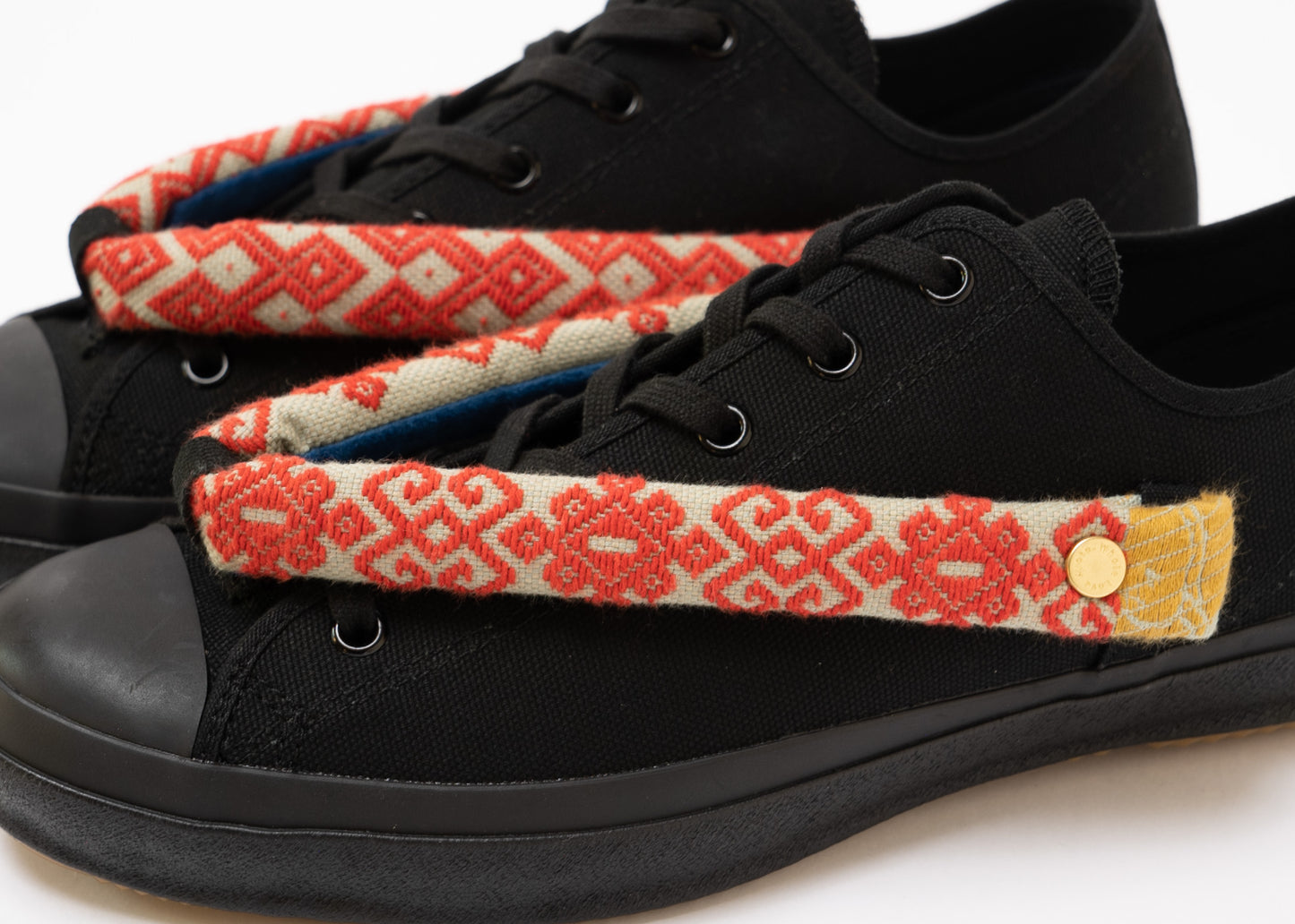 HANAO SHOES_KOGINSASHI (Kogin embroidery)_6