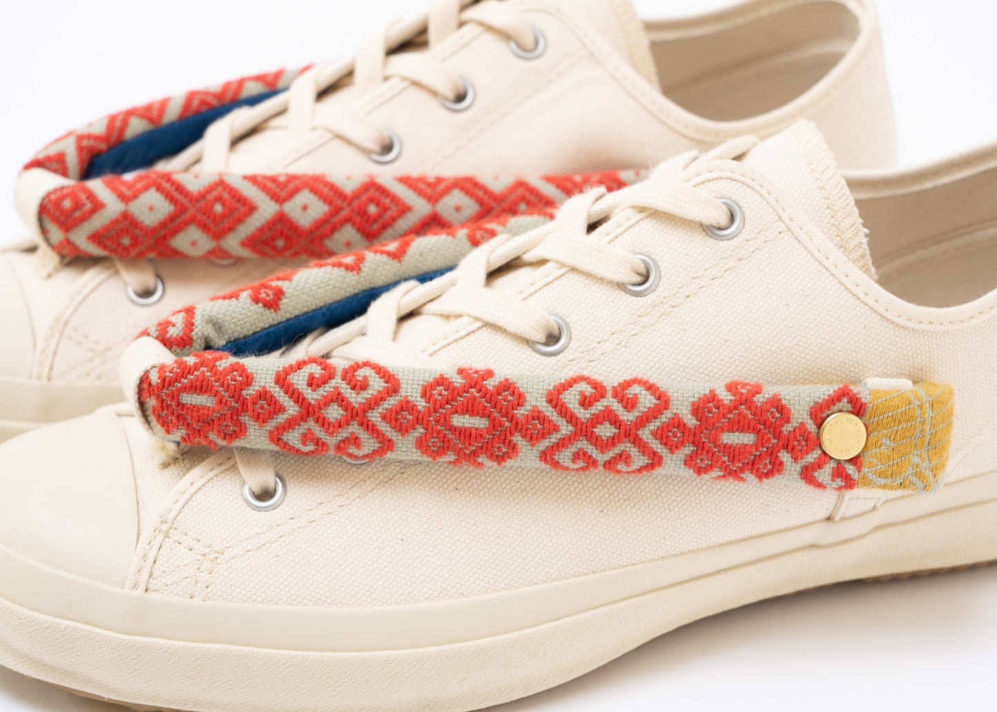 HANAO SHOES_KOGINSASHI (Kogin embroidery)_6