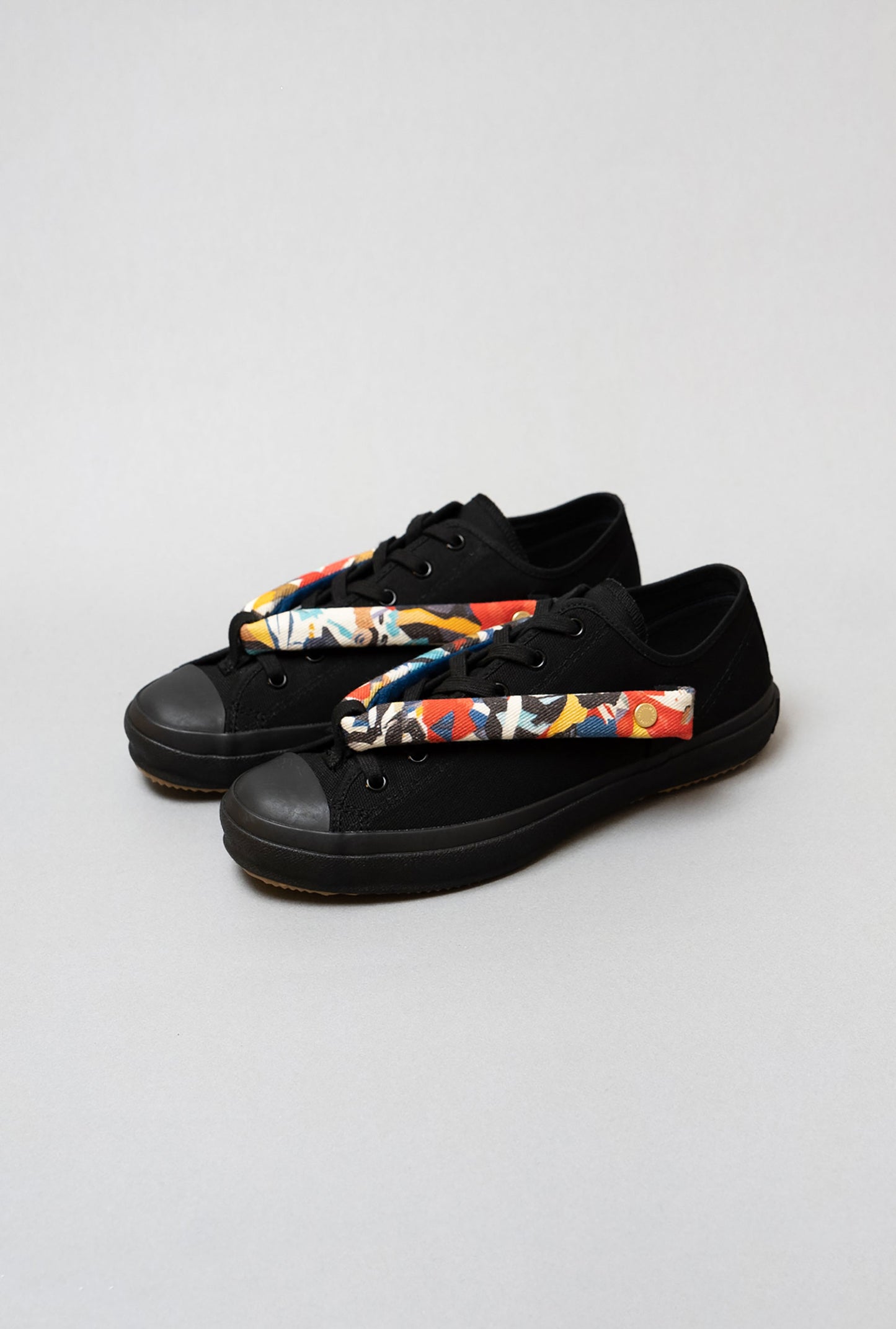 HANAO SHOES_KYOYUZEN(群衆文様)_Black_引き