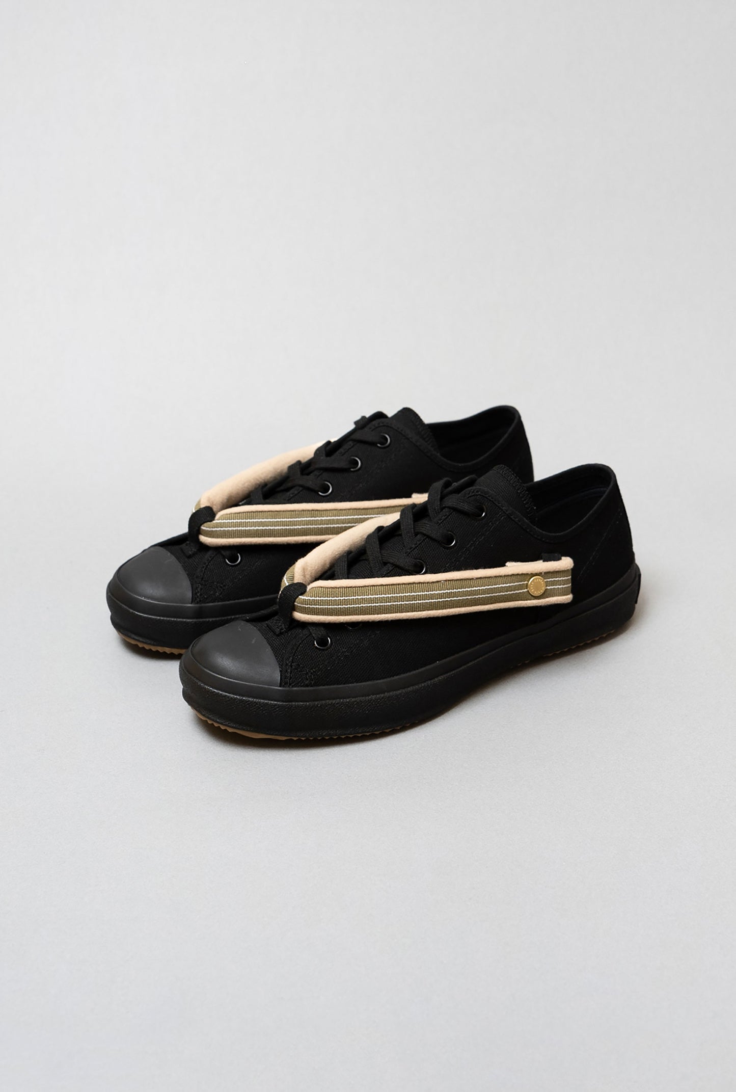 HANAO SHOES_KYOSANADAHIMO(縞 / 柳茶)_Black_引き