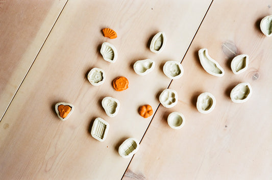 陶器の菓子型 3つセット(千鳥・薔薇・椿)