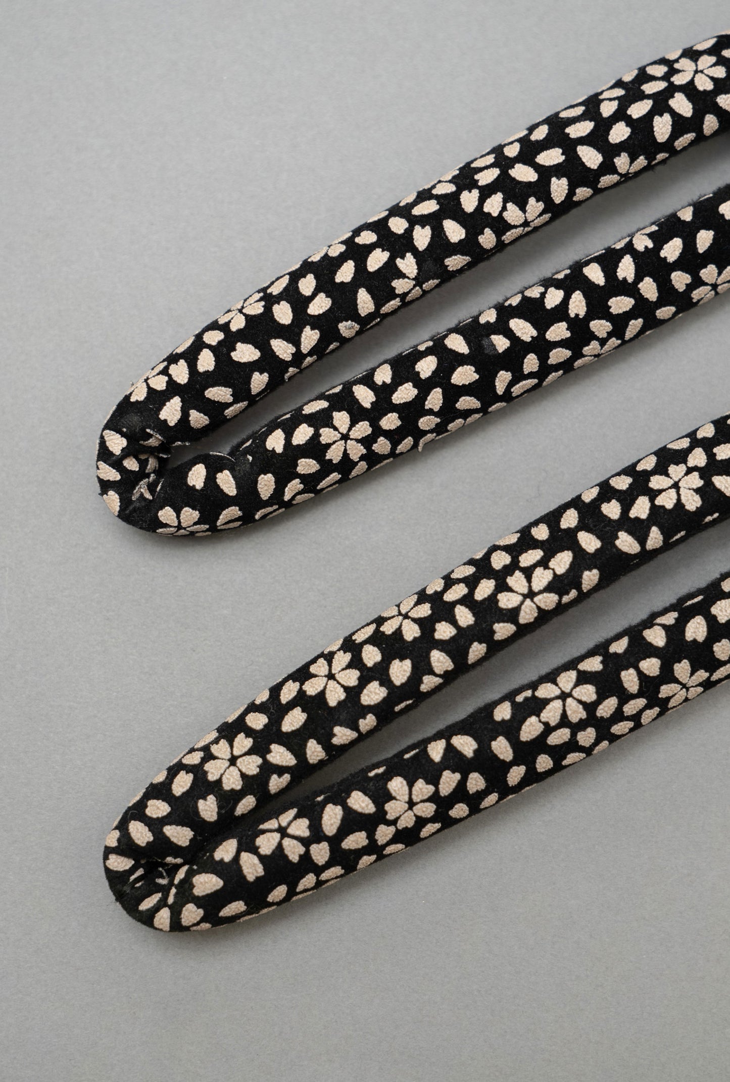 HANAO_Standard_SAKURA (cherry blossoms / black)