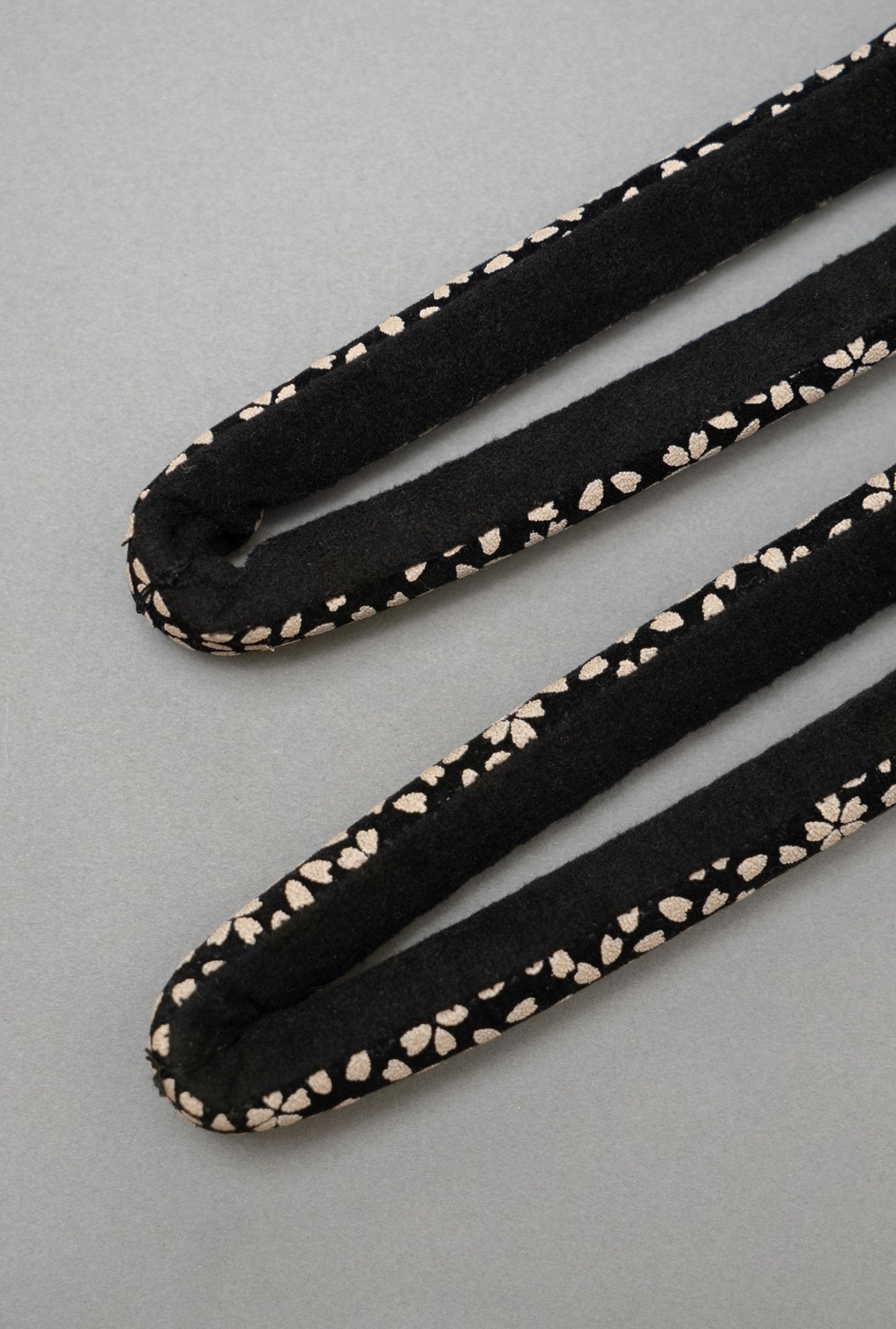 HANAO_Standard_SAKURA (cherry blossoms / black)