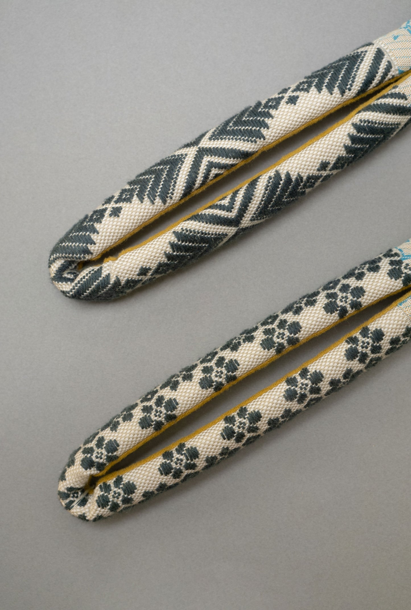 HANAO SHOES_MINO TSUTSUBIKI HONZOME (mino tsutsubiki hand-dyeing)_yellow blue
