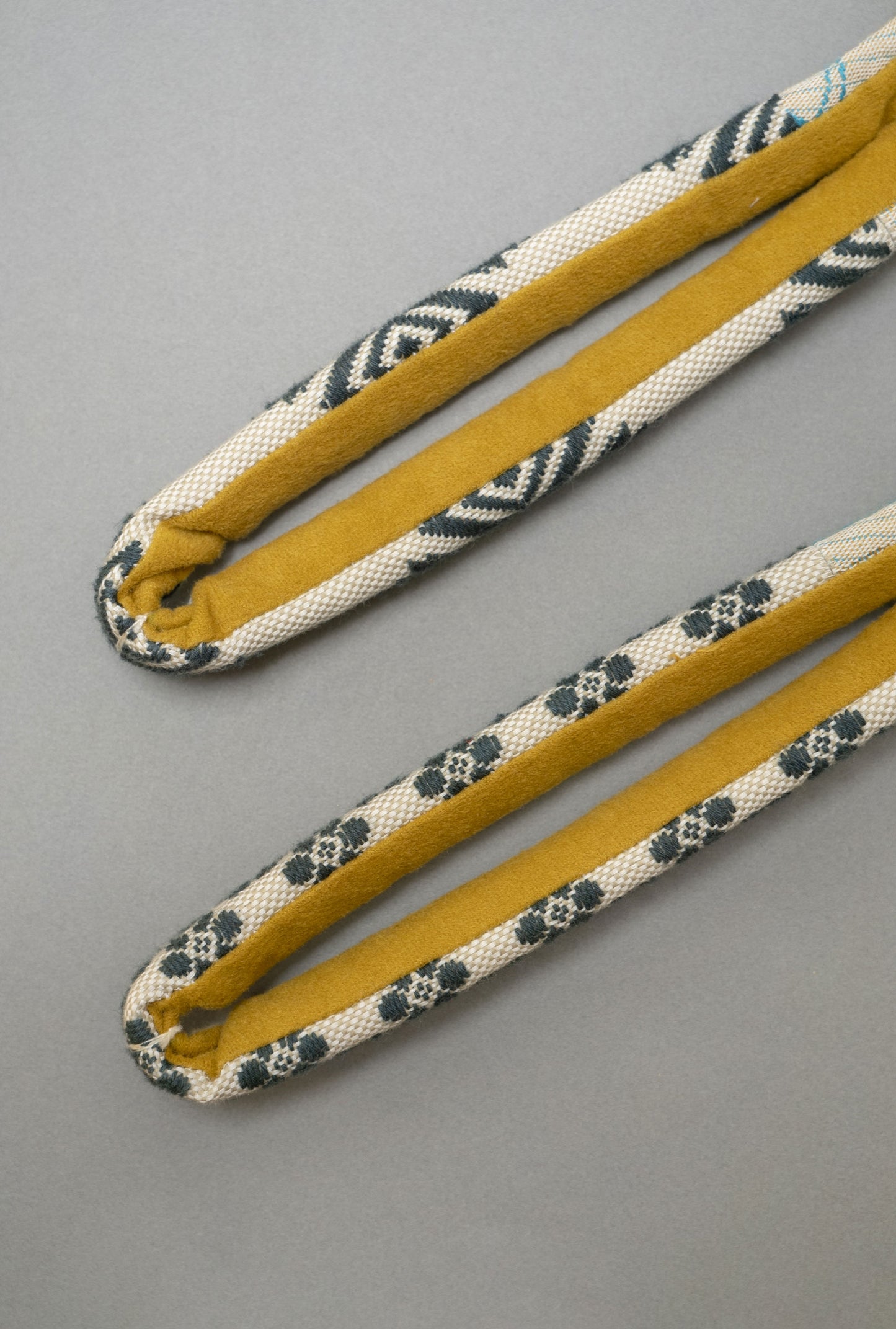 HANAO SHOES_MINO TSUTSUBIKI HONZOME (mino tsutsubiki hand-dyeing)_yellow blue