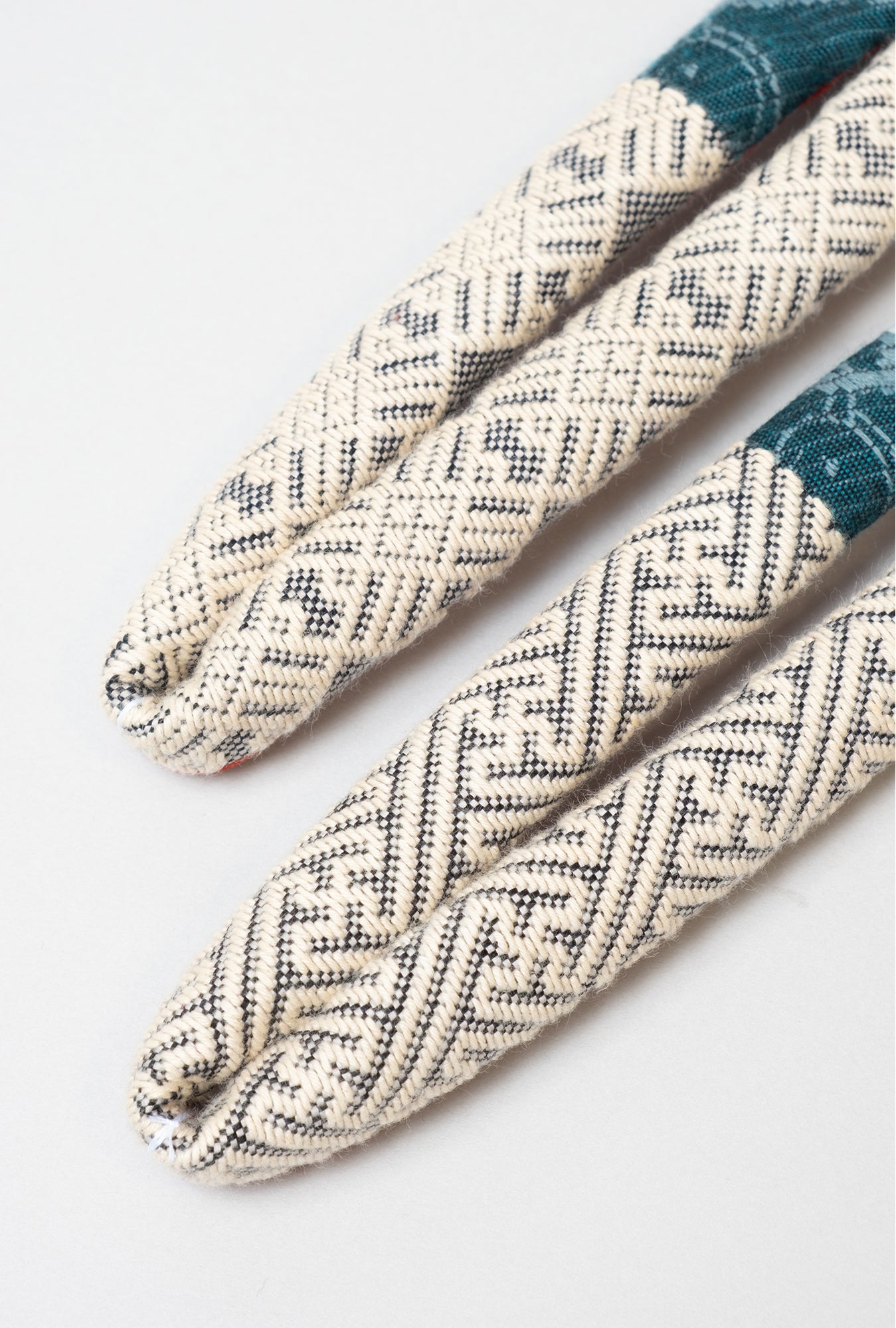 HANAO SHOES_KOGINSASHI (Kogin embroidery)_17
