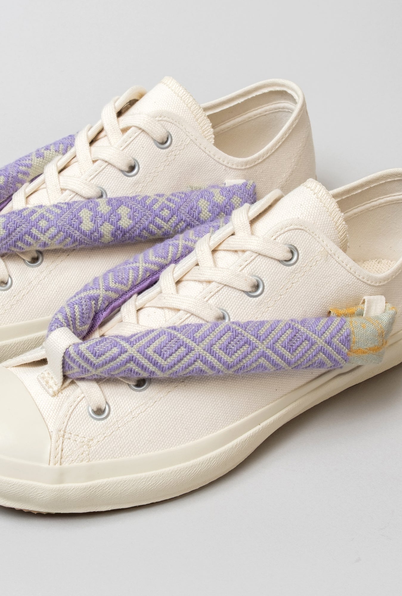 HANAO SHOES_KOGINSASHI (Kogin embroidery)_17