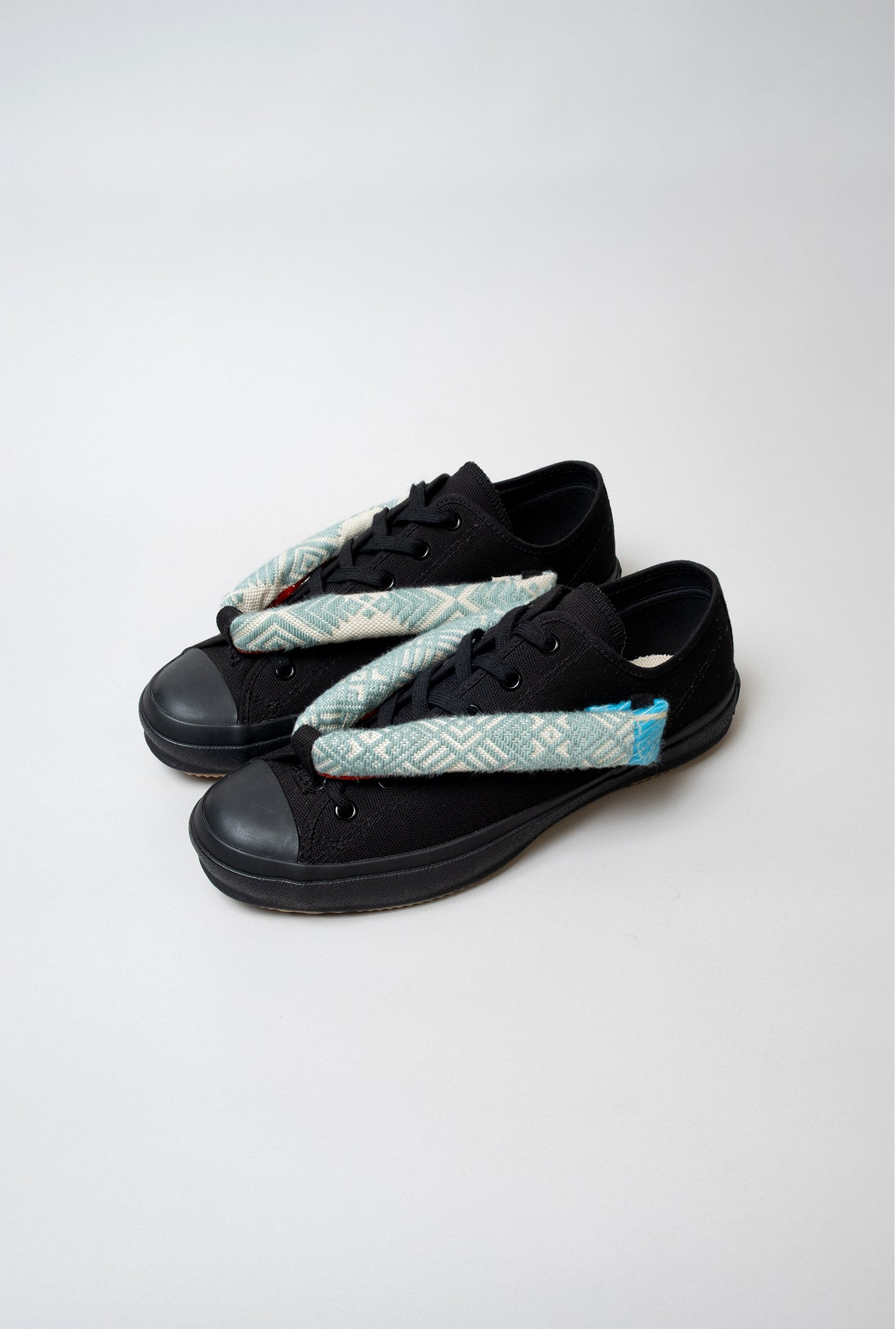 HANAO SHOES_KOGINSASHI (Kogin embroidery)_17