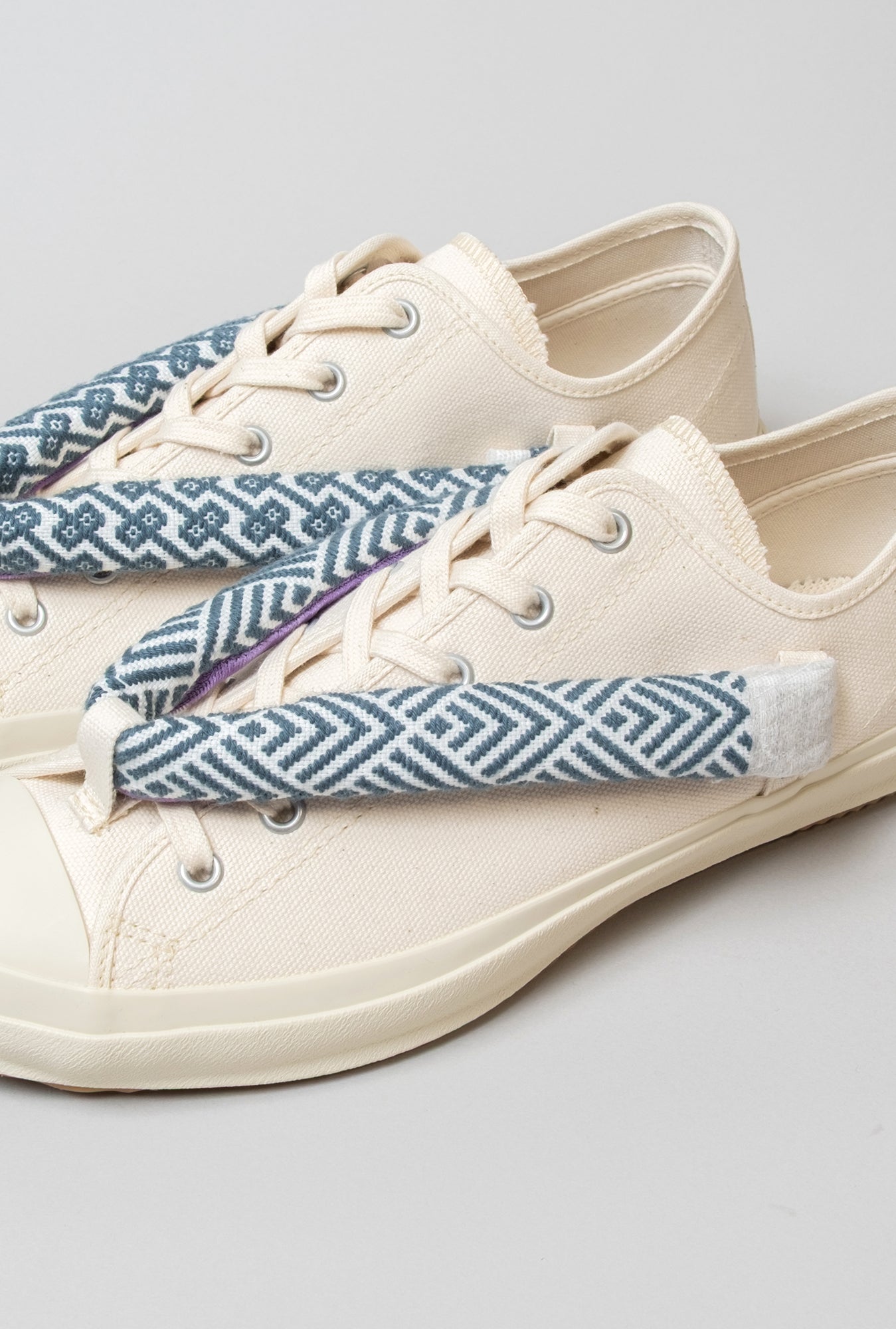 HANAO SHOES_KOGINSASHI (Kogin embroidery)_17