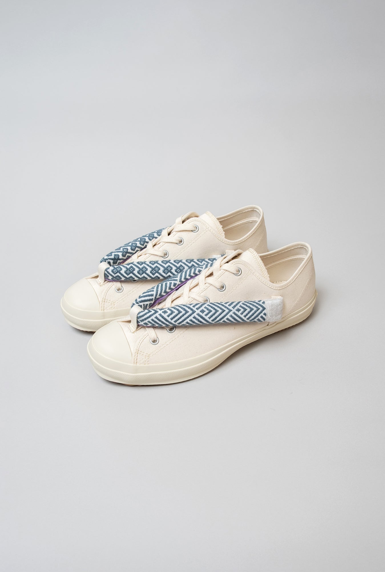 HANAO SHOES_KOGINSASHI (Kogin embroidery)_17