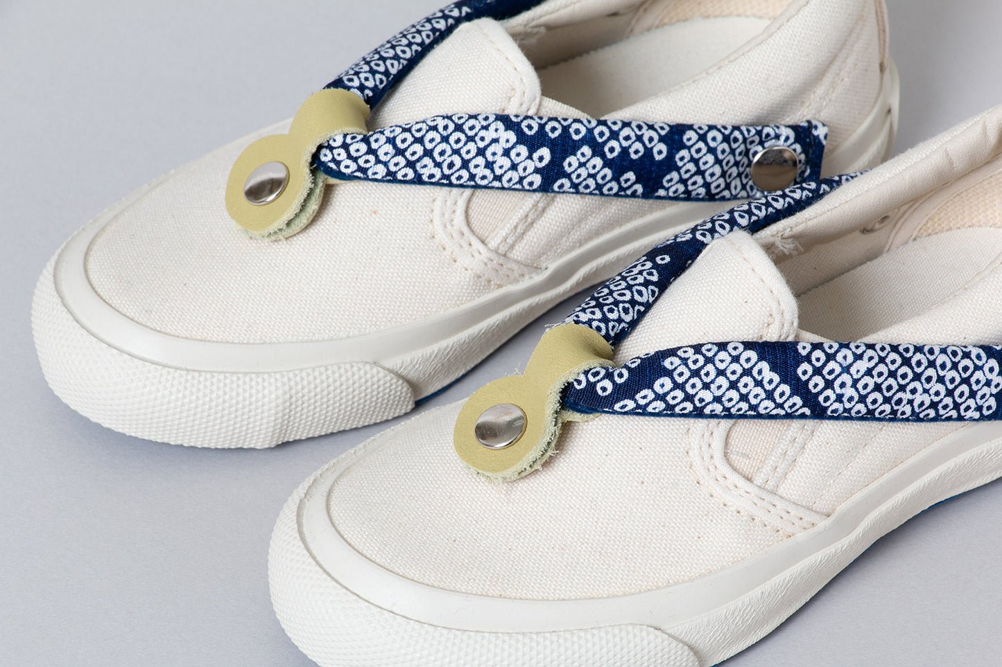 HANAO SHOES_MINO TSUTSUHIKI HONZOME (Mino Tsutsuhiki Hand-Dyeing)