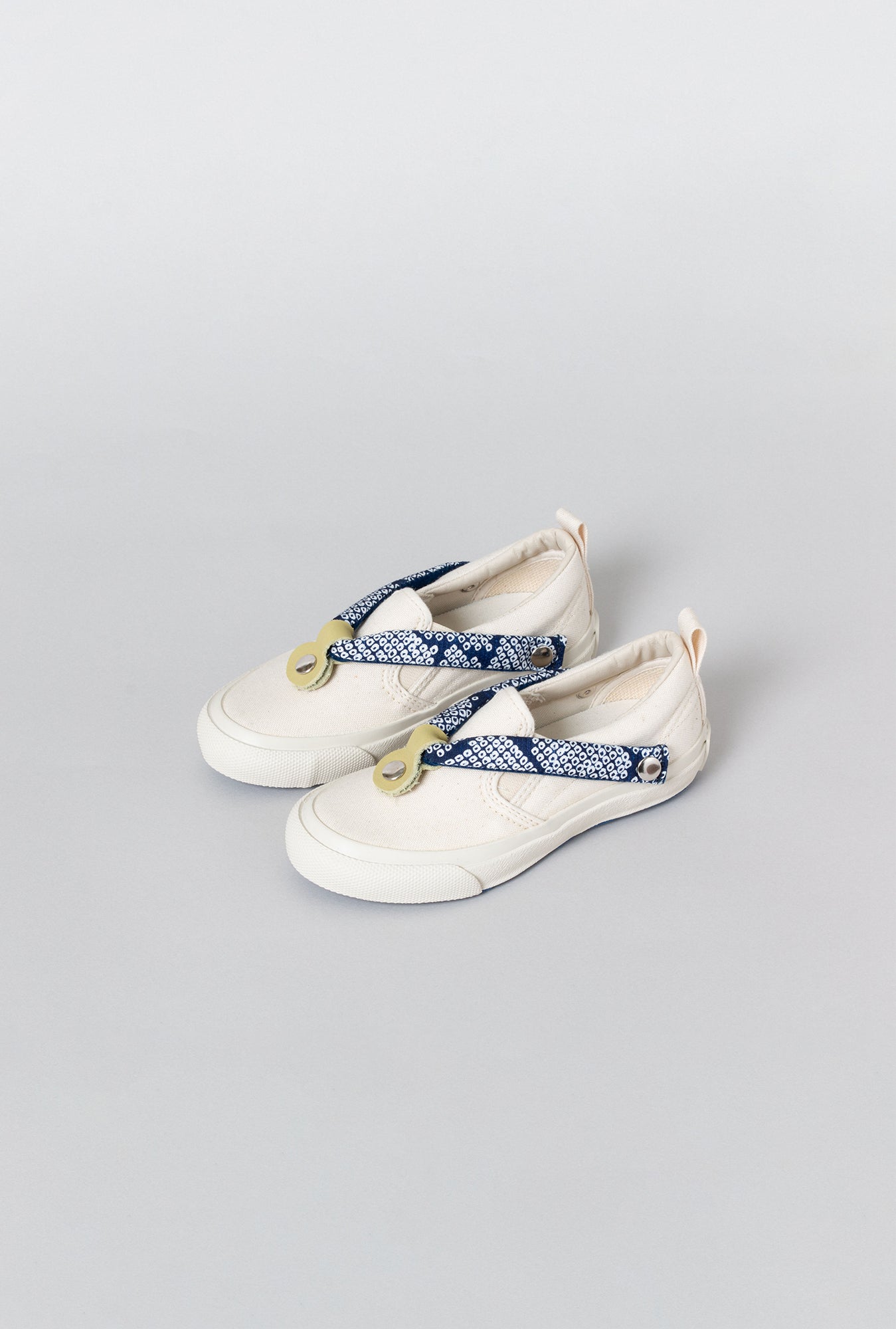 HANAO SHOES_MINO TSUTSUHIKI HONZOME (Mino Tsutsuhiki Hand-Dyeing)