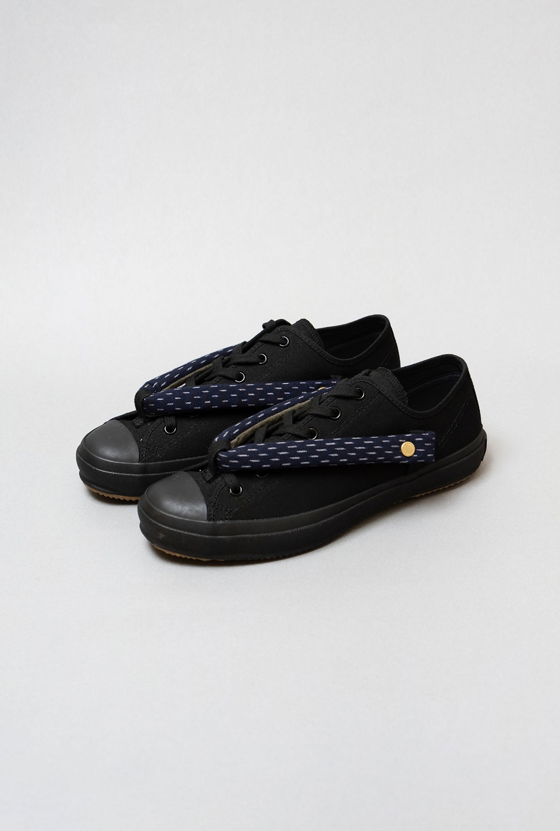 HANAO SHOES＿KURUMEGASURI（紺藍）_Black_引き