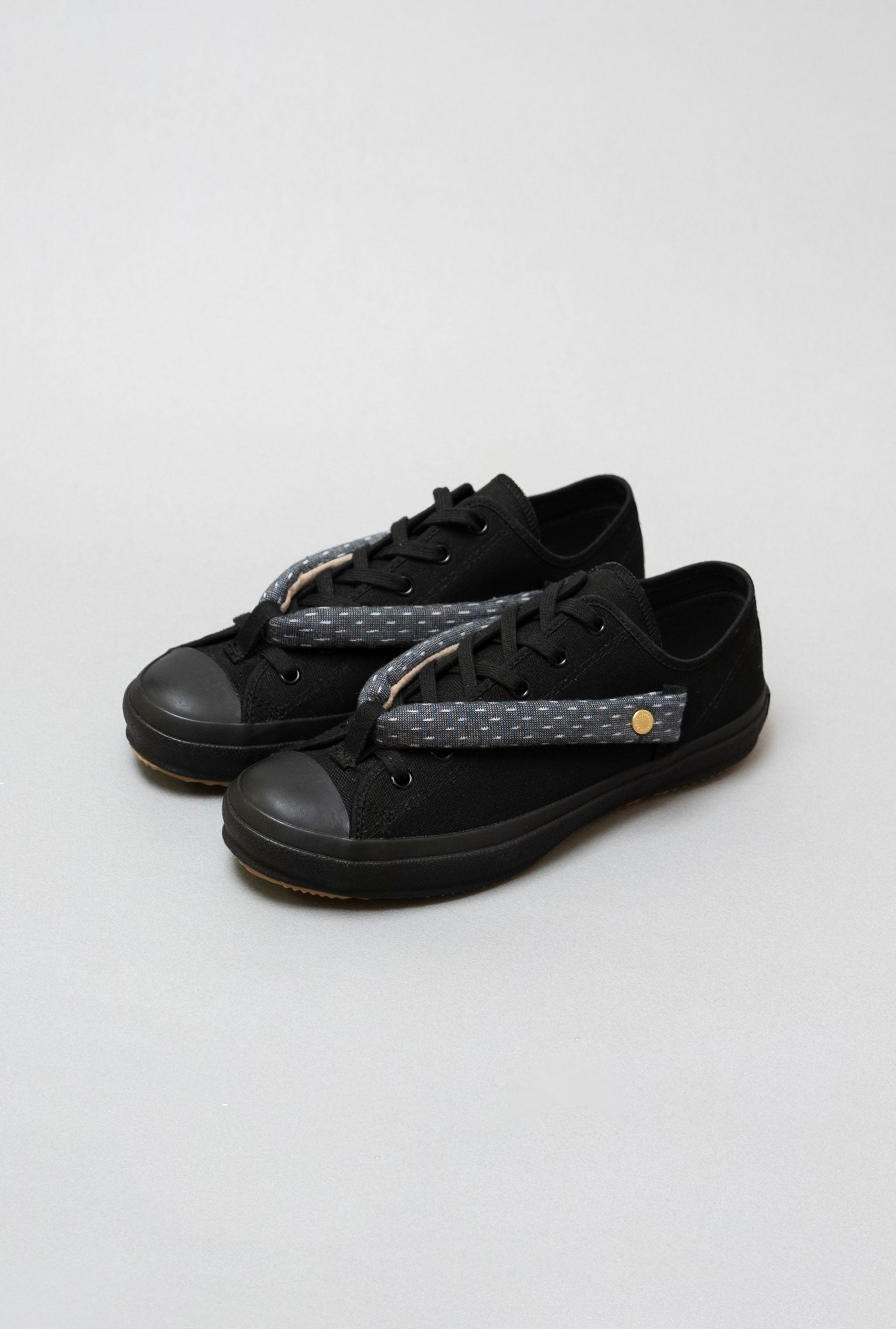 HANAO SHOES＿KURUMEGASURI（紺鼠）_Black_引き