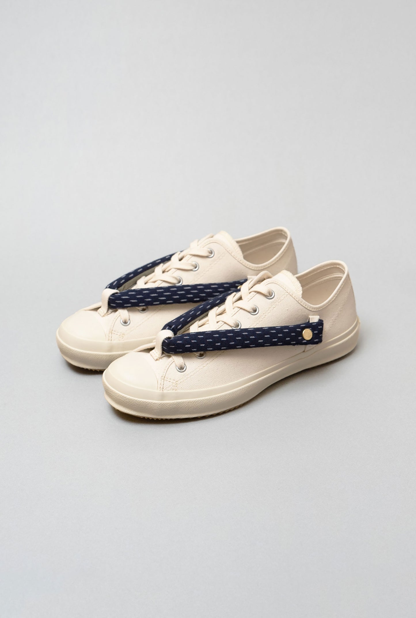 HANAO SHOES＿KURUMEGASURI（紺藍）_White_引き