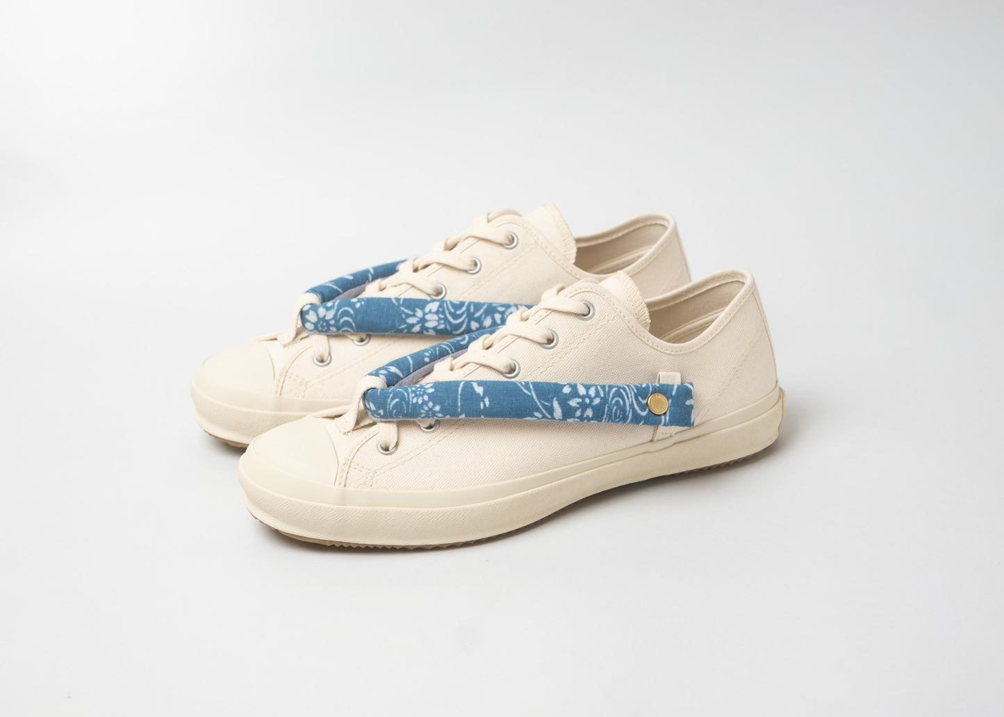 HANAO SHOES＿SHOAI HIYA ZOME（花 / 藤色）_White_引き