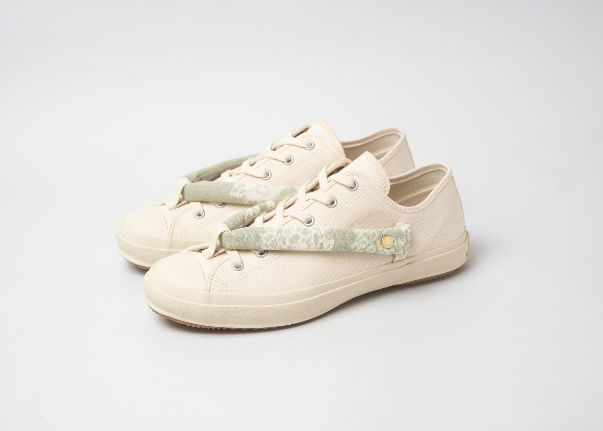 HANAO SHOES＿OJIYACHIJIMI_White_引き