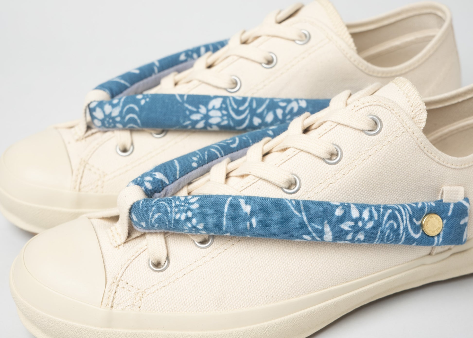 HANAO SHOES＿SHOAI HIYA ZOME（花 / 藤色）_White_アップ